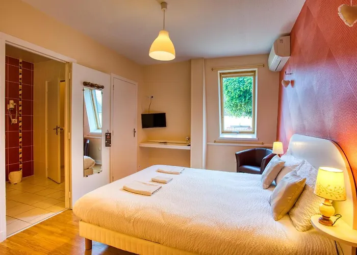 Hotel A Jayac - Logis Hotels